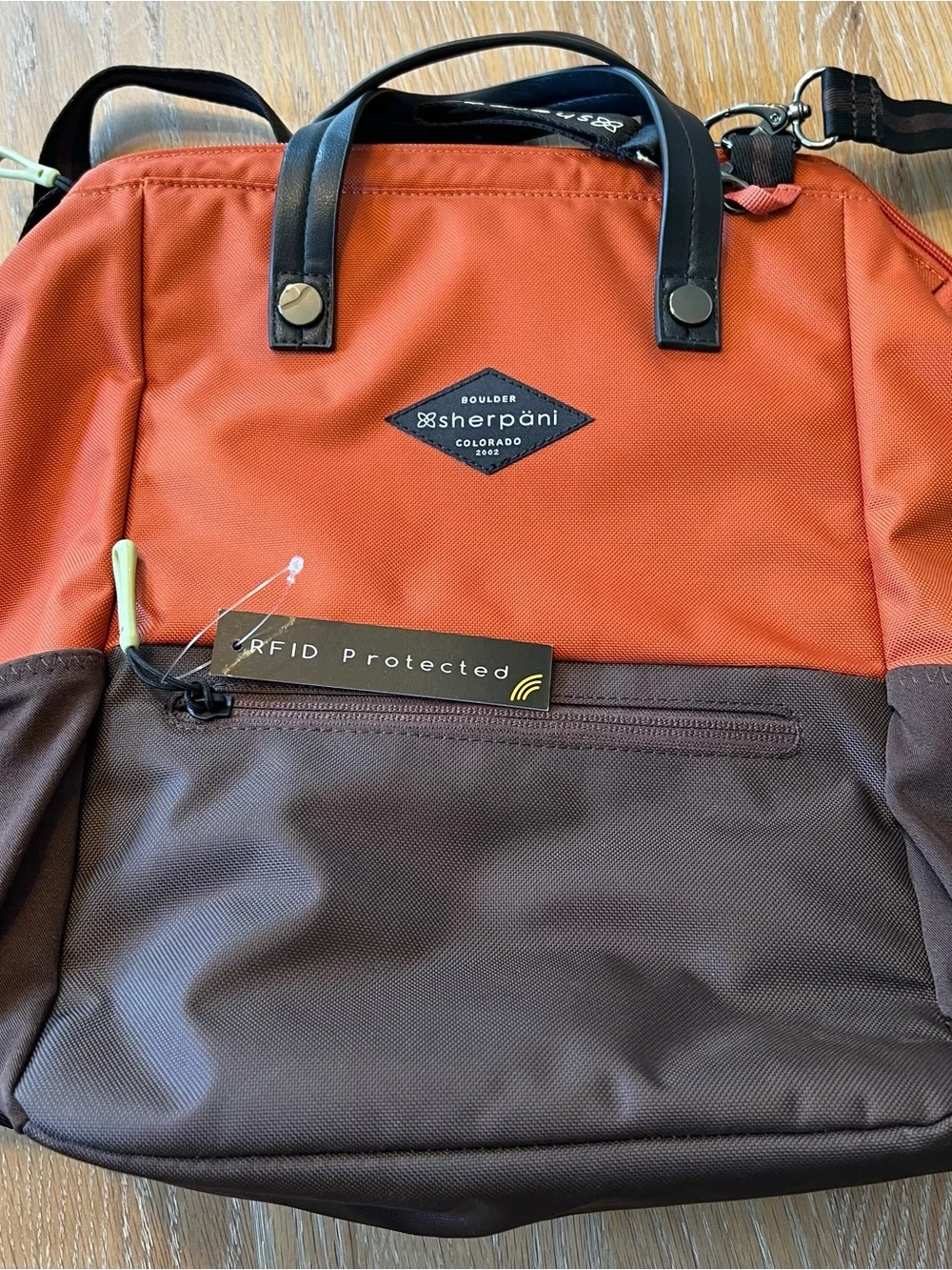 SHERPANI Dispatch Bag in Clay New